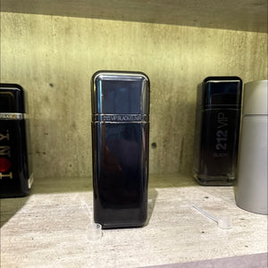 🔥 212 VIP Black Elixir – Carolina Herrera