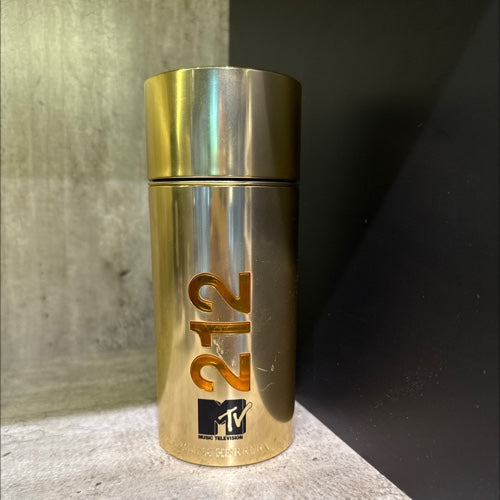🎤 212 Man MTV – Carolina Herrera