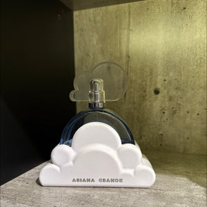 ☁️ Cloud – Ariana Grande