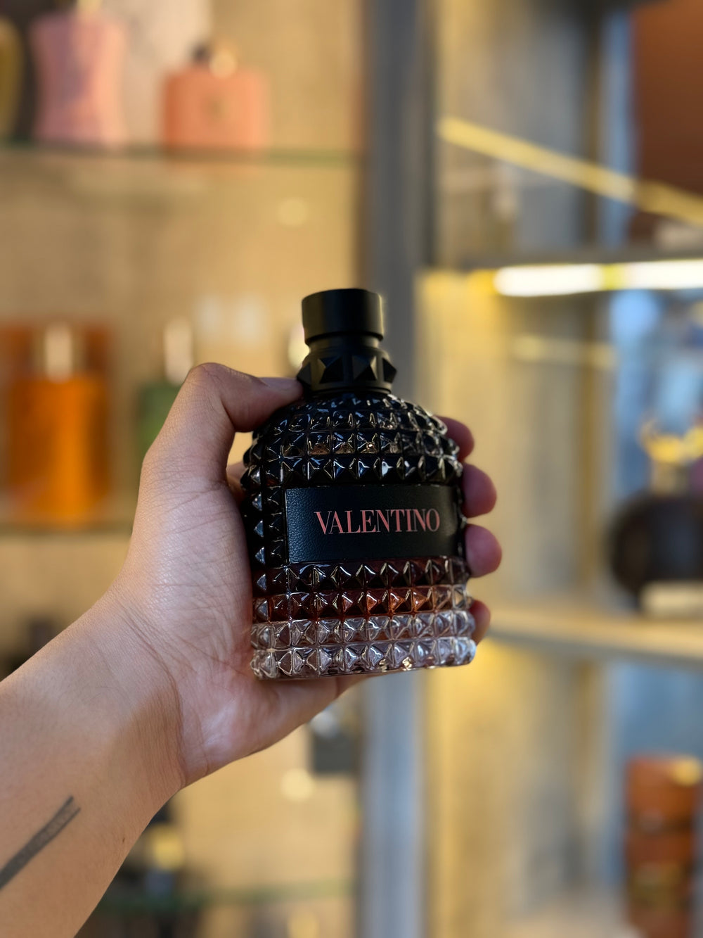 🌅 Born In Roma Coral Fantasy – Valentino